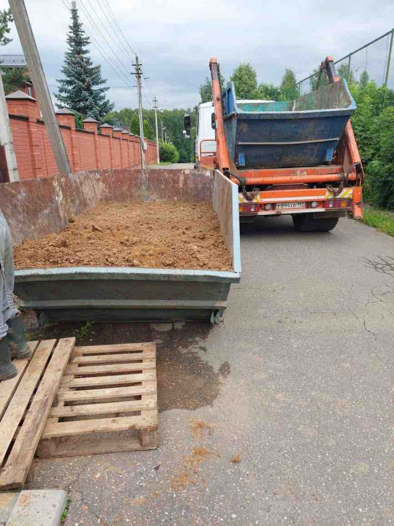 вывоз грунта из котлована под септик.jpg вывоз грунта из котлована под септик.jpg